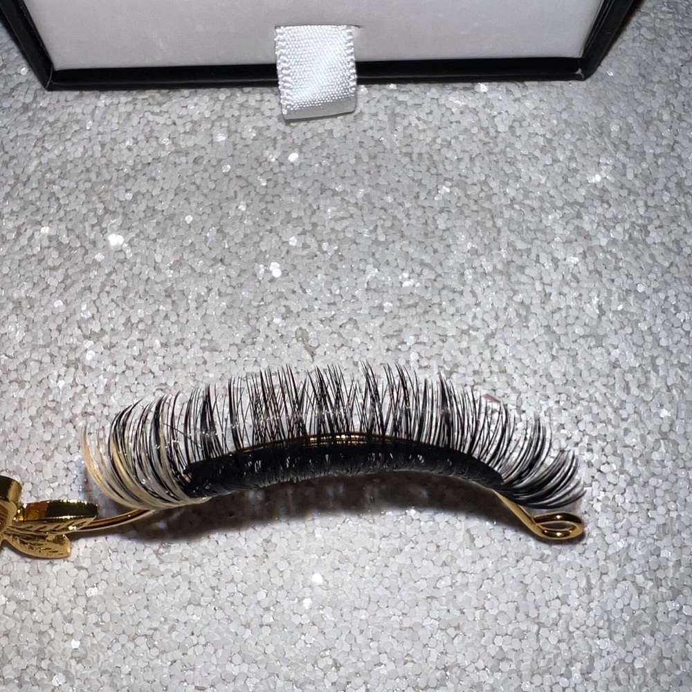 Faux mink eyelashes “creamsicle” - Picture 6 of 9